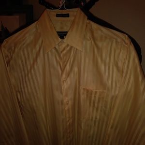 Pronto Uomo dress shirt - Subtle stripe pattern.